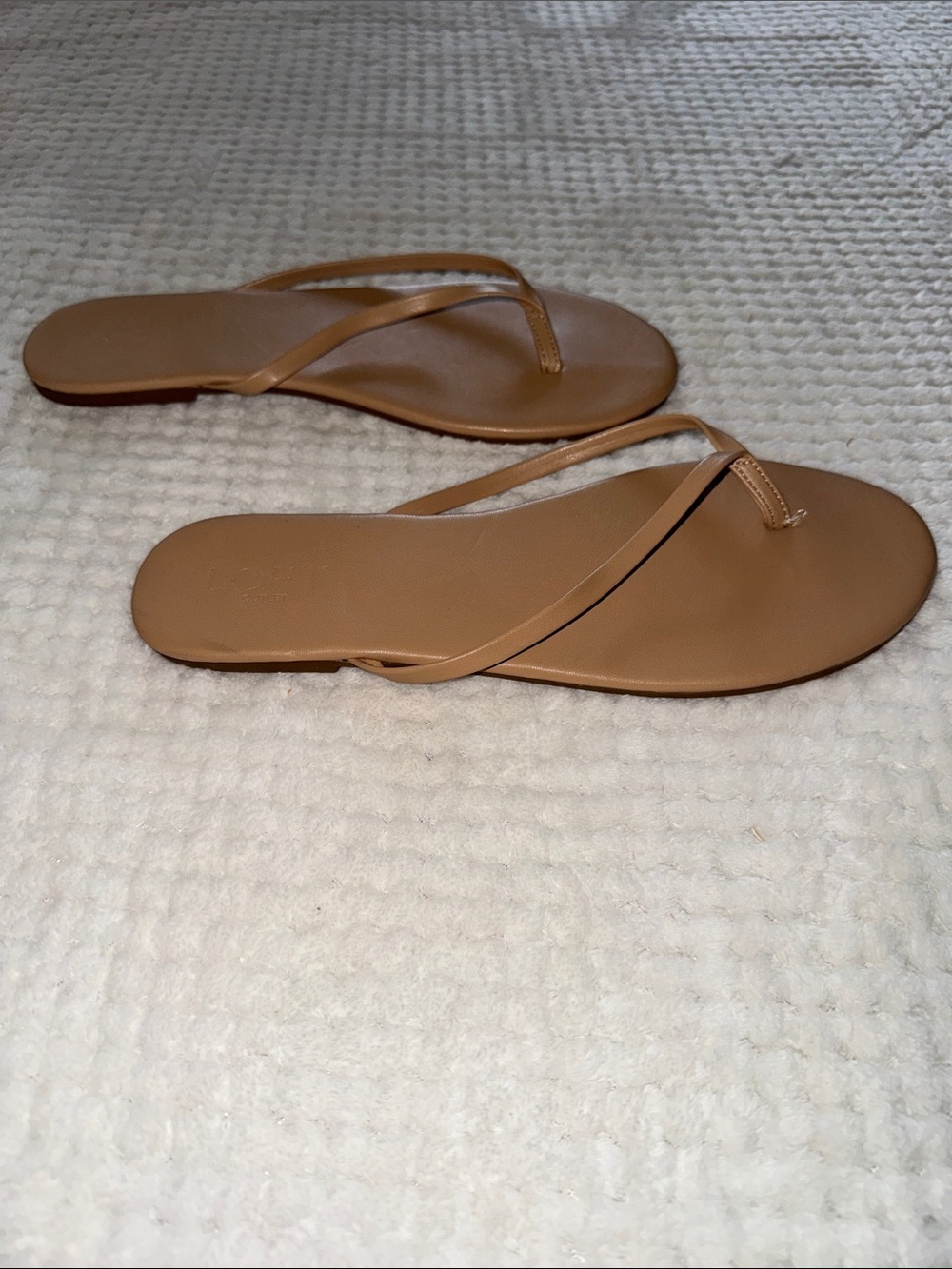 🩴 EUC LOFT Nude Minimalist Flip Flop Sandals – Women’s Size 10 - Picture 4 of 8